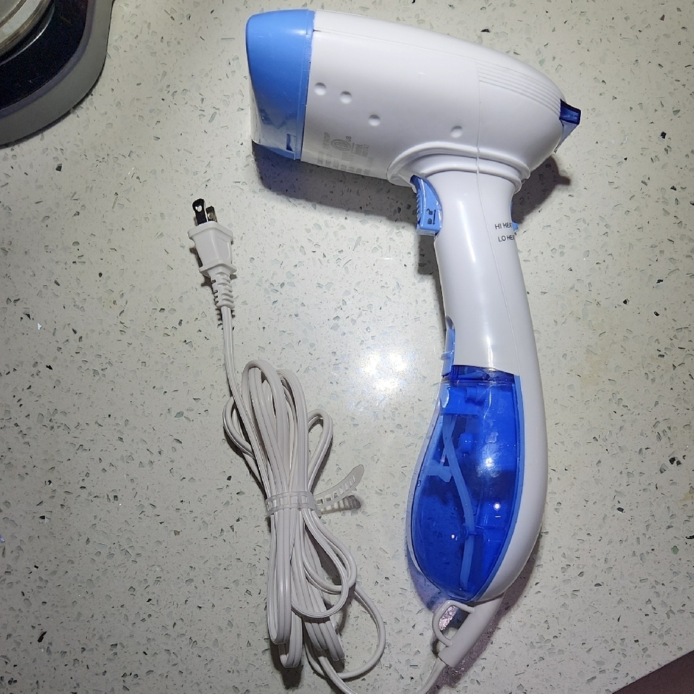 Extreme Steam Fabric Steamer with Dual Heat Technology - Picture 5 of 6
